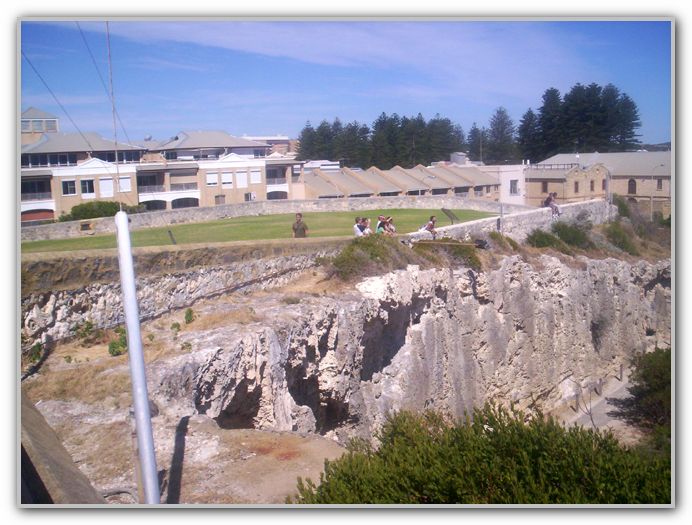 Stuart Karen & SJ at Freo Markets Feb 11th 2007 (21)